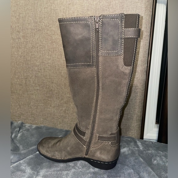 Clark’s Boots size 6 - Picture 2 of 7